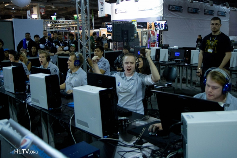 FaZe Clan斩获CSGO Major决赛卫冕冠军，ropz关键发挥奠定胜局